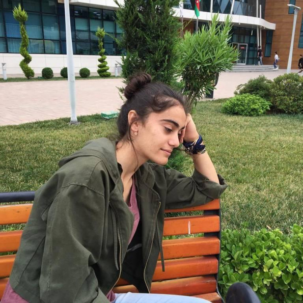 Aytac Kərəməli    Keçən yay    e s s e