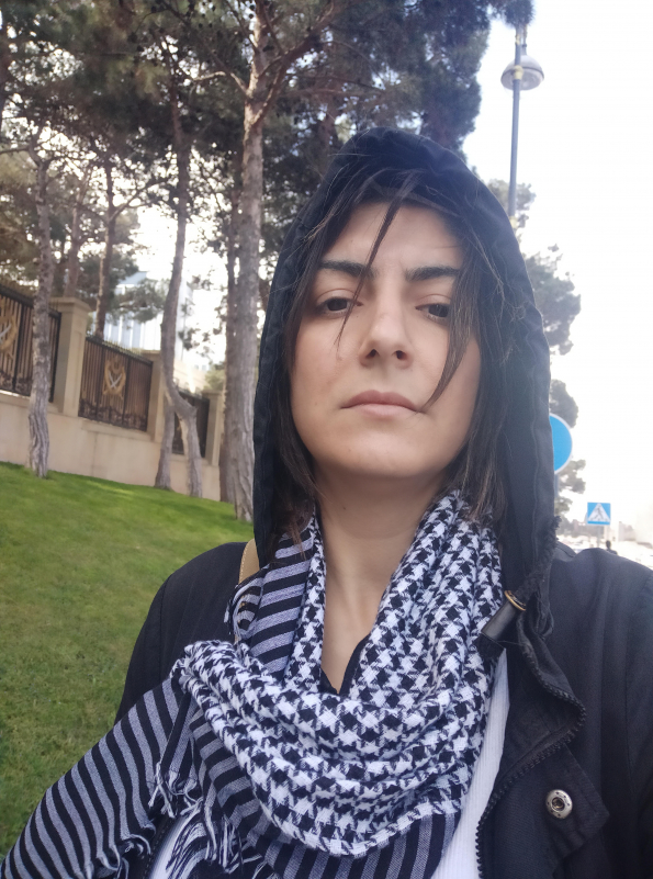 Esvira Rakif    Süsən    h e k a y ə